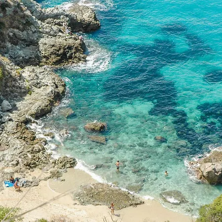 1 Bedroom Stunning In *