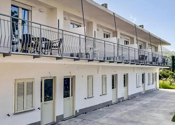 1 Bedroom Stunning In