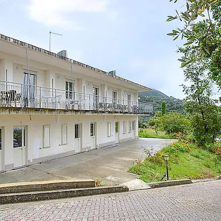 1 Bedroom Stunning In Ricadi