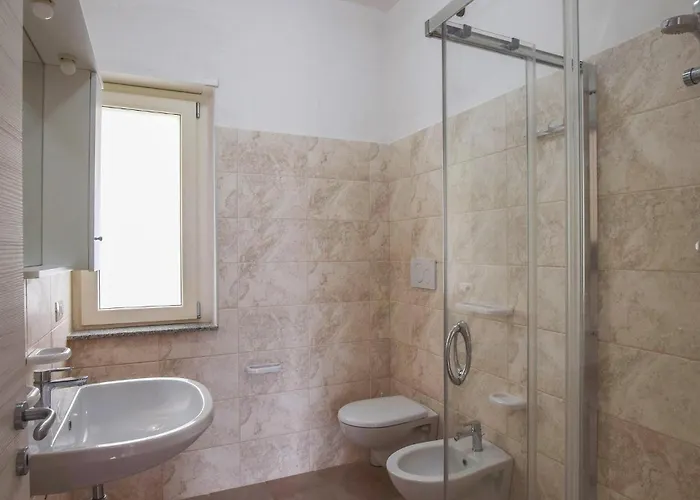 1 Bedroom Stunning In *